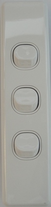 CLIPSAL CLASSIC 3 GANG ARCHITRAVE SWITCH